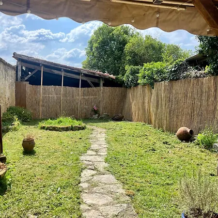Maison De Village Avec Jardin 別荘